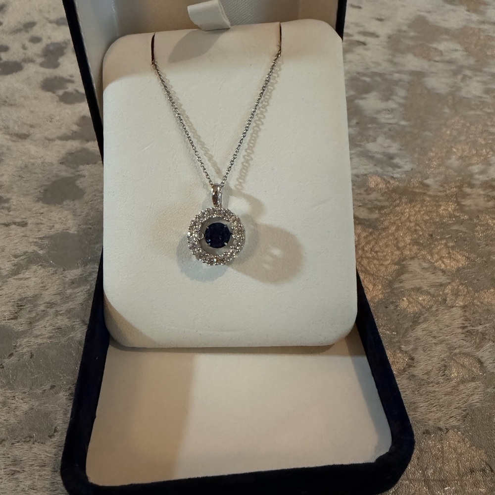 Stunning Silver and Blue Pendant Necklace